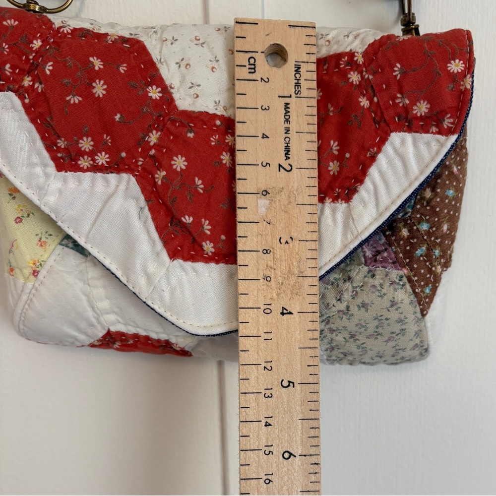 Quilted Crossbody or Belt Bag Multicolour Vintage Patchwork - Picture 8 of 9